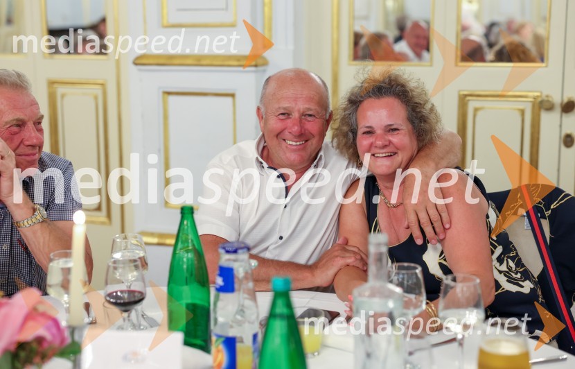  Vlado Karažinec, Sintal;  Andreja Karažinec, SintalTone Vogrinec, zabava za 80. rojstni dan