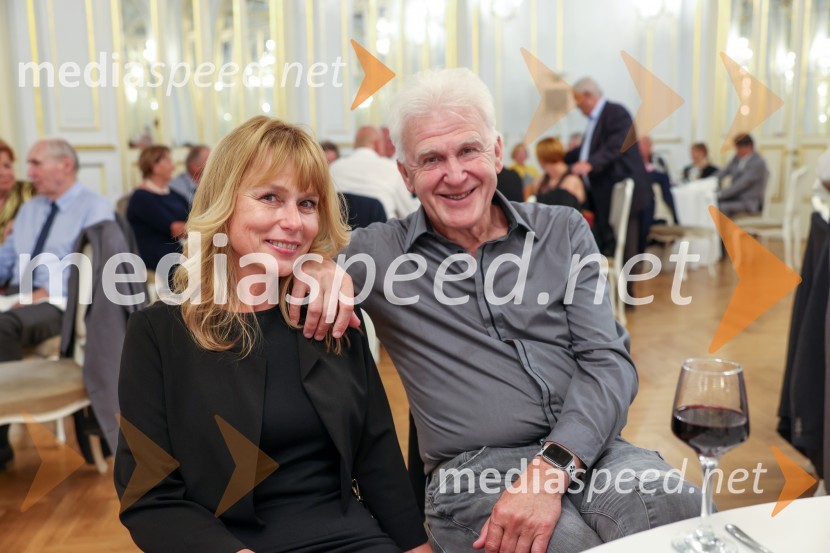 Mirjam Povh;  Andrej Šifrer, glasbenikTone Vogrinec, zabava za 80. rojstni dan