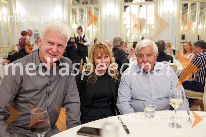  Andrej Šifrer, glasbenik;  Mirjam Povh;  Milan Kučan, nekdanji predsednik Republike SlovenijeTone Vogrinec, zabava za 80. rojstni dan