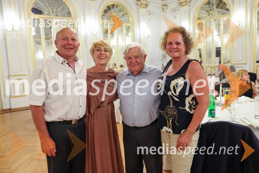  Vlado Karažinec, Sintal;  Alenka Vogrinec;  Milan Kučan, nekdanji predsednik Republike Slovenije;  Andreja Karažinec, SintalTone Vogrinec, zabava za 80. rojstni dan