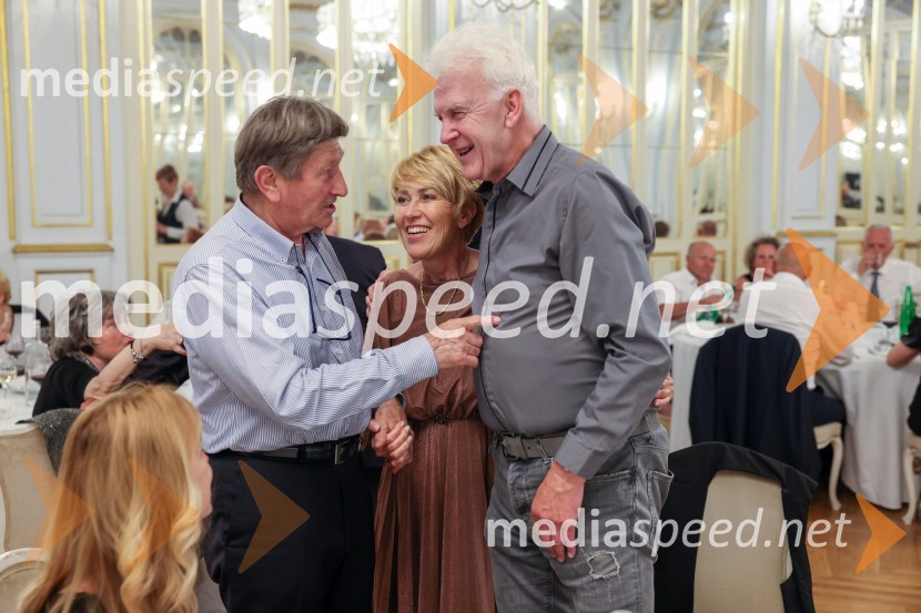  Geza  Vogrinčič;  Alenka Vogrinec;  Andrej Šifrer, glasbenikTone Vogrinec, zabava za 80. rojstni dan