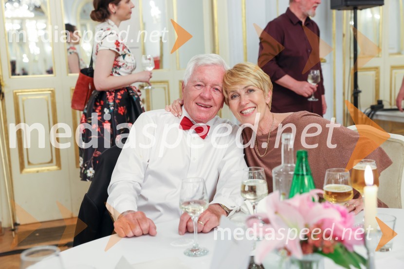  Tone Vogrinec, športni in smučarski funkcionar;  Alenka VogrinecTone Vogrinec, zabava za 80. rojstni dan