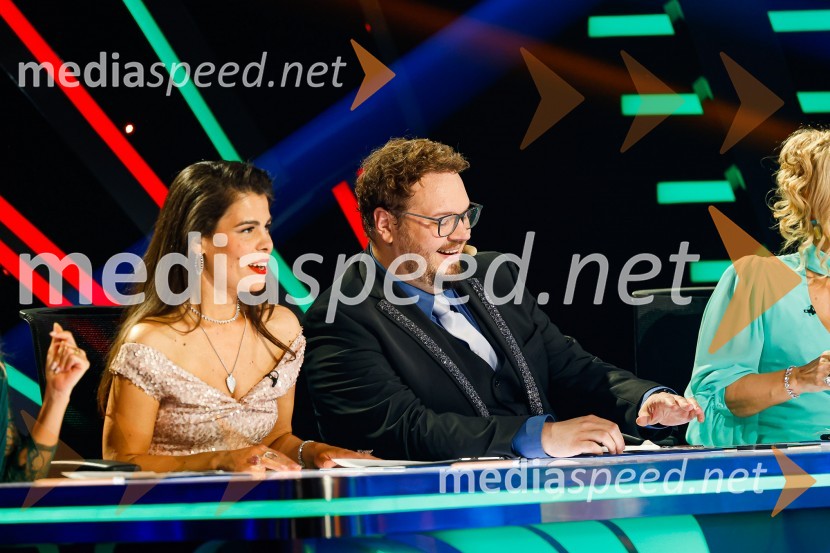  Ana Maria Mitić, stand up komičarka;  Sašo Stare, stand up komik, voditeljZnan obraz ima svoj glas, 9. oddaja