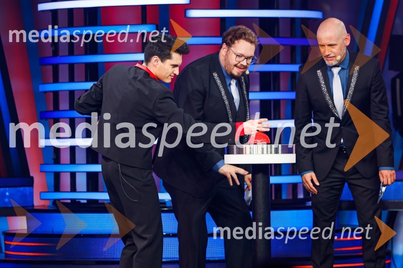  Matevž Derenda, Booom;  Sašo Stare, stand up komik, voditelj;  Peter Poles, televizijski voditeljZnan obraz ima svoj glas, 9. oddaja