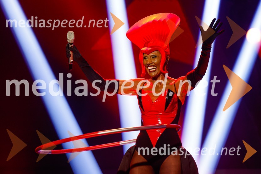  Damjana Golavšek, pevkaZnan obraz ima svoj glas, 9. oddaja