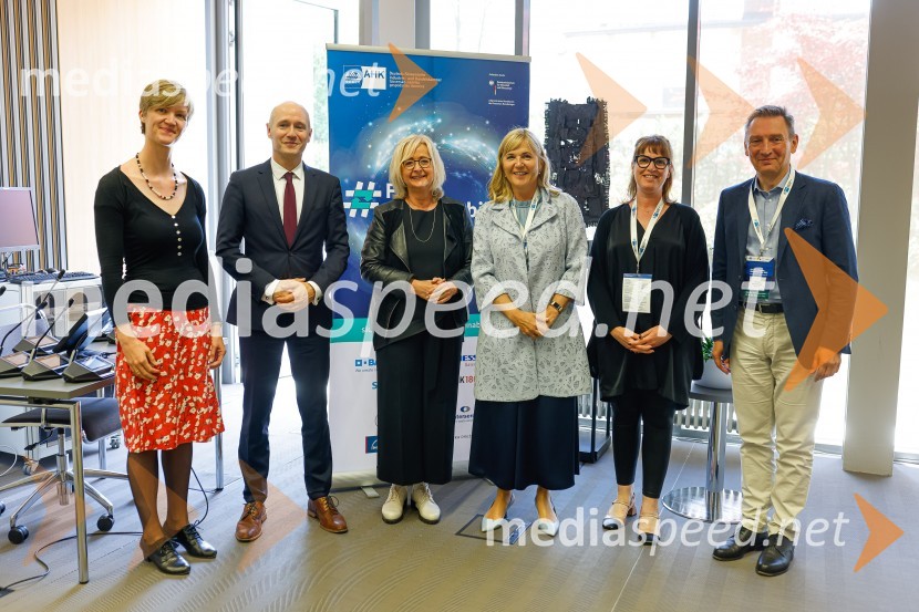  ... ;  Adrian Pollmann, Veleposlanik Zvezne Republike Nemčije v Sloveniji;  Dagmar von Bohnstein , predsednica upravnega odbora Slovensko-nemške gospodarske zbornice ;  Medeja Lončar, direktorica, Siemens d.o.o., članica upravnega odbora, Slovensko-nemška gospodarska zbornica;  ... ;  ... Dan slovensko-nemškega gospodarstva 2022