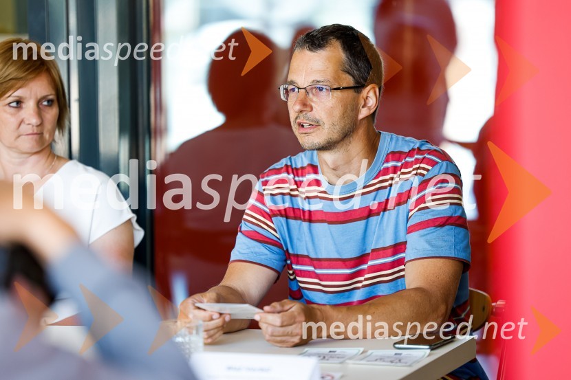  Blaž Verbič, kustos dokumentalist, Slovenski etnografski muzej in Enota reševalnih psov SlovenijePsom prijazen in dostopen muzej, novinarska konferenca