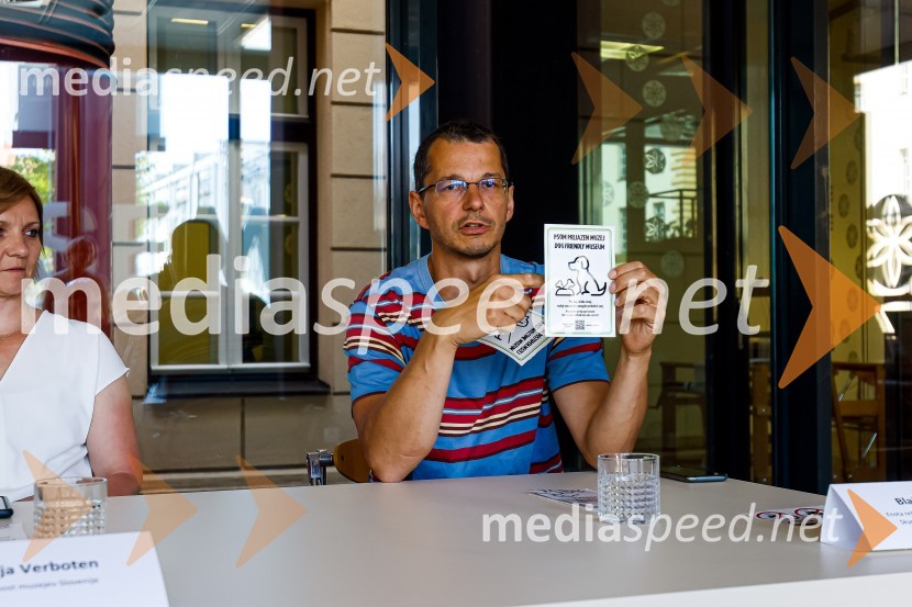  Blaž Verbič, kustos dokumentalist, Slovenski etnografski muzej in Enota reševalnih psov SlovenijePsom prijazen in dostopen muzej, novinarska konferenca