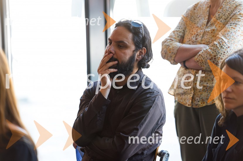 Psom prijazen in dostopen muzej, novinarska konferenca