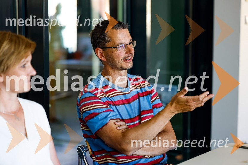  Blaž Verbič, kustos dokumentalist, Slovenski etnografski muzej in Enota reševalnih psov SlovenijePsom prijazen in dostopen muzej, novinarska konferenca