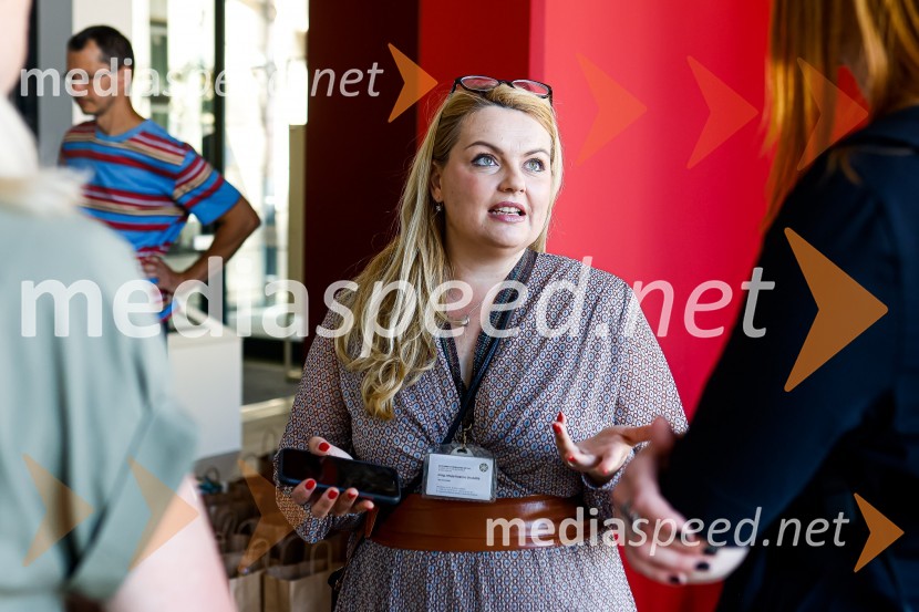 mag. Maja Kostric Grubišić, vodja oddelka za javne programe in službe za komuniciranje, višja kustosinja, Slovenski etnografski muzejPsom prijazen in dostopen muzej, novinarska konferenca