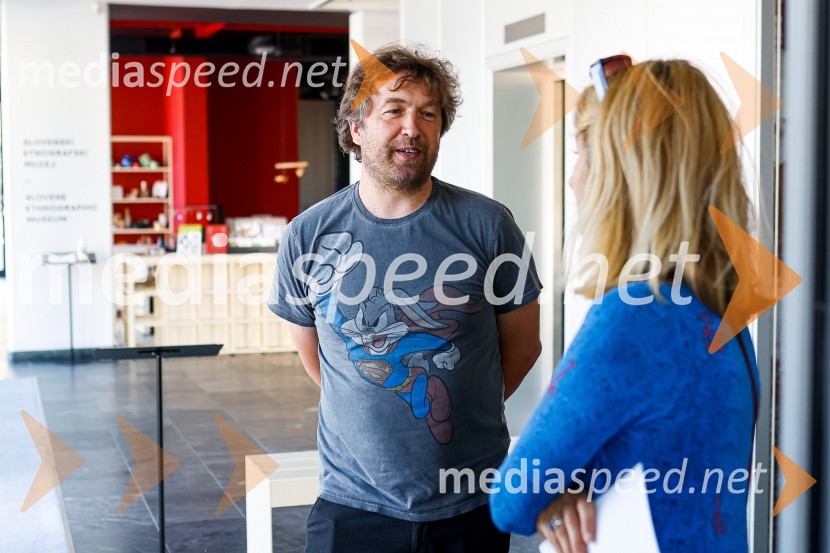 Psom prijazen in dostopen muzej, novinarska konferenca