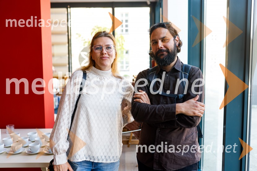 Psom prijazen in dostopen muzej, novinarska konferenca