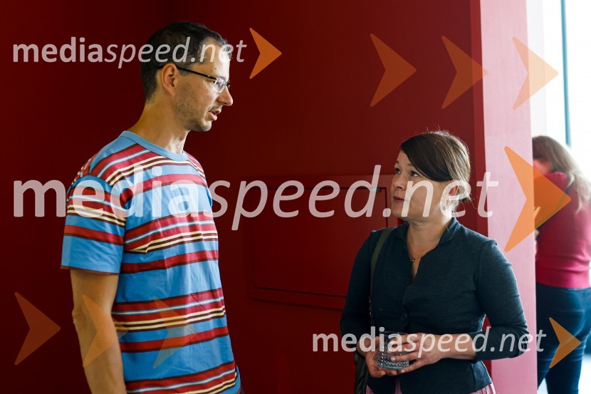  Blaž Verbič, kustos dokumentalist, Slovenski etnografski muzej in Enota reševalnih psov Slovenije;  Andreja Kopitar, poslovna sekretarka KZSPsom prijazen in dostopen muzej, novinarska konferenca