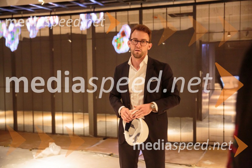  Lucas Langhammer, direktor podjetja Cineplexx v SlovenijiNovinarska konferenca pred otvoritvijo Cineplexx kina v Supernovi Ljubljana