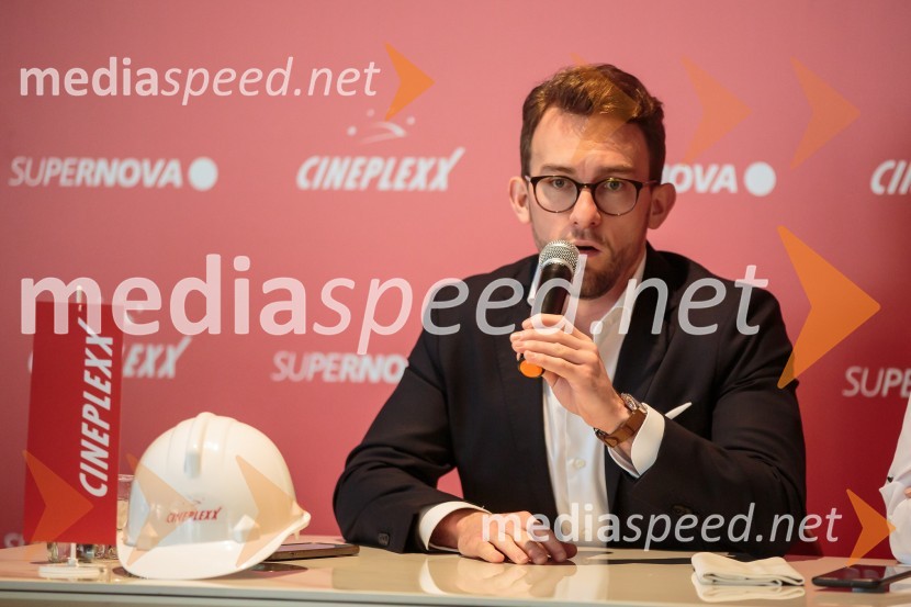  Lucas Langhammer, direktor podjetja Cineplexx v SlovenijiNovinarska konferenca pred otvoritvijo Cineplexx kina v Supernovi Ljubljana