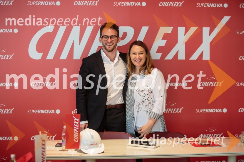  Lucas Langhammer, direktor podjetja Cineplexx v Sloveniji;  Nina Hočevar, marketing CineplexxNovinarska konferenca pred otvoritvijo Cineplexx kina v Supernovi Ljubljana