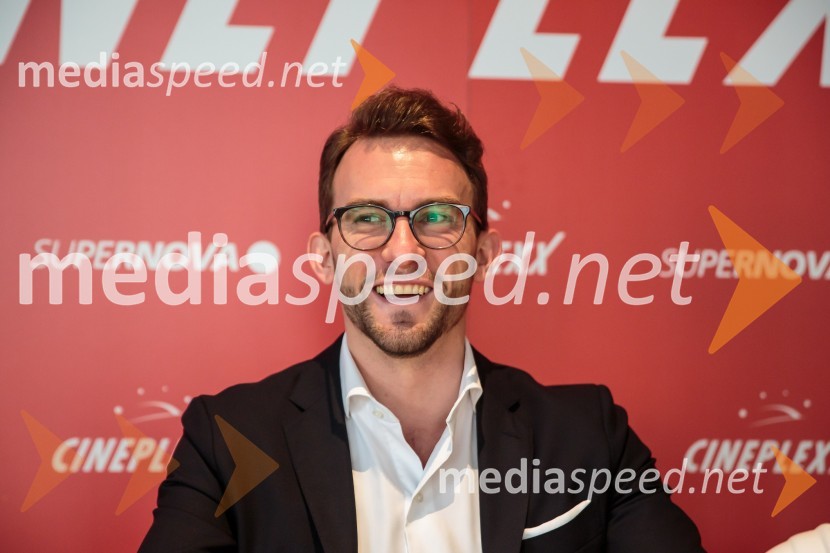  Lucas Langhammer, direktor podjetja Cineplexx v SlovenijiNovinarska konferenca pred otvoritvijo Cineplexx kina v Supernovi Ljubljana