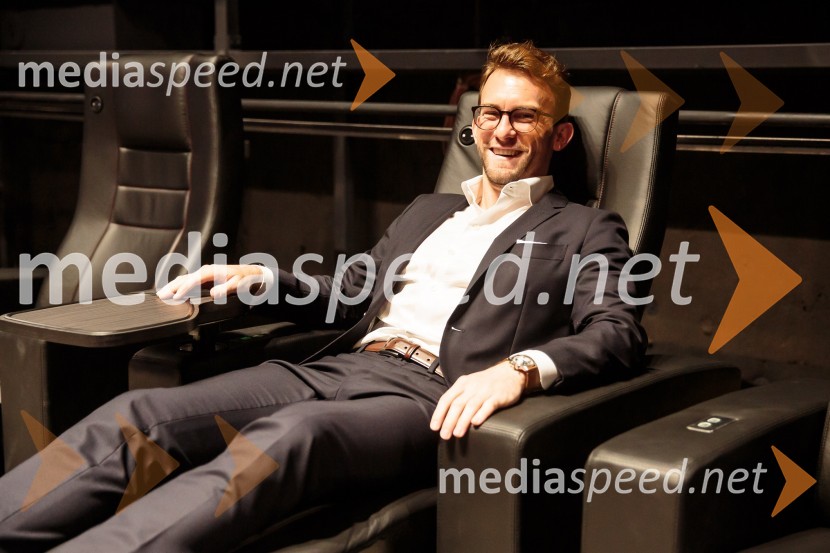  Lucas Langhammer, direktor podjetja Cineplexx v SlovenijiNovinarska konferenca pred otvoritvijo Cineplexx kina v Supernovi Ljubljana