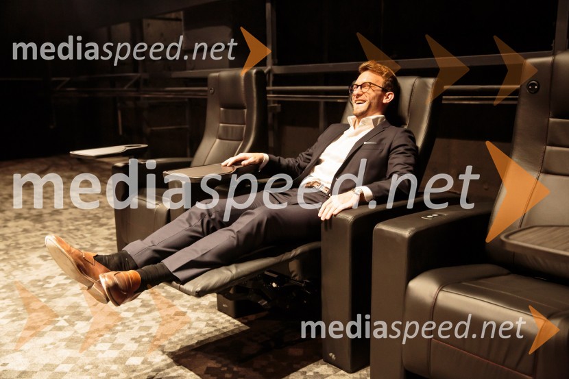  Lucas Langhammer, direktor podjetja Cineplexx v SlovenijiNovinarska konferenca pred otvoritvijo Cineplexx kina v Supernovi Ljubljana