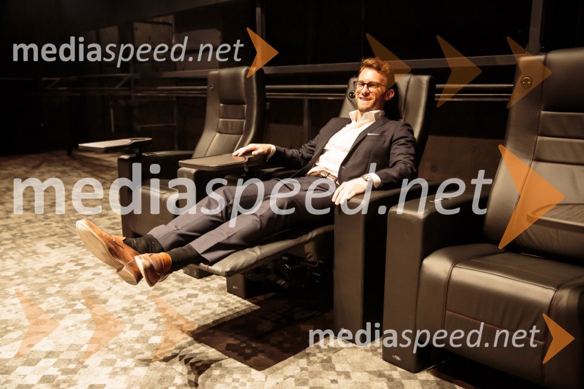  Lucas Langhammer, direktor podjetja Cineplexx v SlovenijiNovinarska konferenca pred otvoritvijo Cineplexx kina v Supernovi Ljubljana