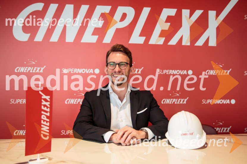  Lucas Langhammer, direktor podjetja Cineplexx v SlovenijiNovinarska konferenca pred otvoritvijo Cineplexx kina v Supernovi Ljubljana