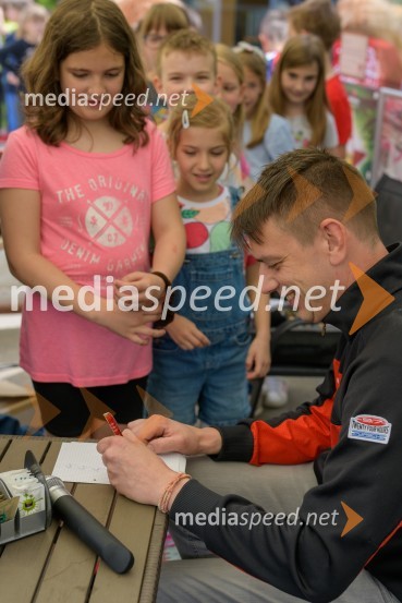  Rok Terkaj - Trkaj, raper3D zebra za večjo varnost zdaj tudi v Mariboru pri Osnovni šoli Kamnica