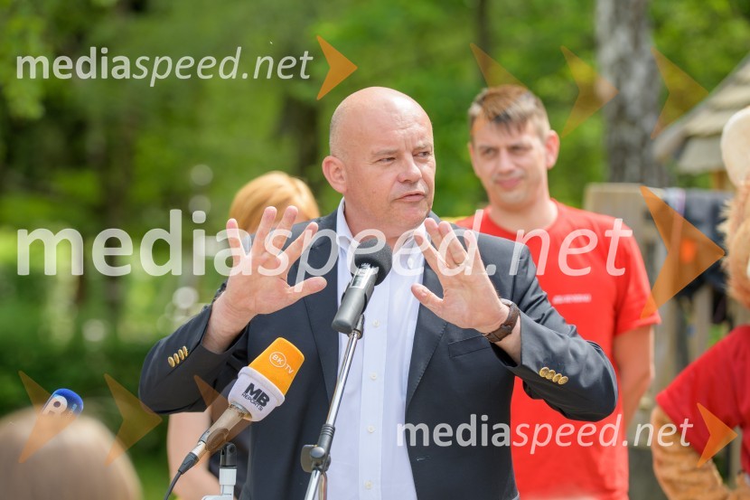  Robert Štaba, predsednik Zavoda Varna pot3D zebra za večjo varnost zdaj tudi v Mariboru pri Osnovni šoli Kamnica