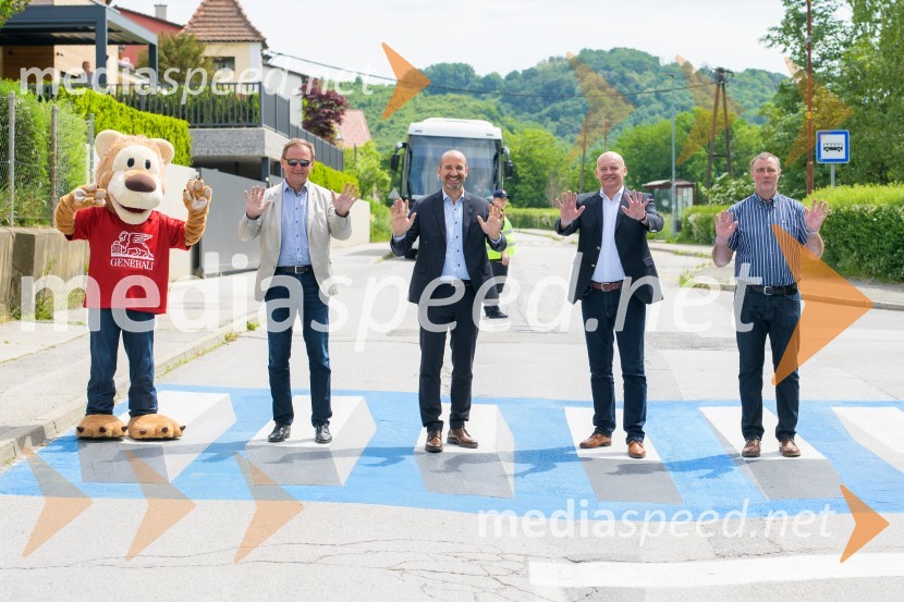 dr. Samo Peter Medved,  podžupan, Mestna občina Maribor ;  Mitja  Feri, član uprave zavarovalnice Generali;  Robert Štaba, predsednik Zavoda Varna pot;  Tomaž Čeplak,  ravnatelj OŠ Kamnica3D zebra za večjo varnost zdaj tudi v Mariboru pri Osnovni šoli Kamnica