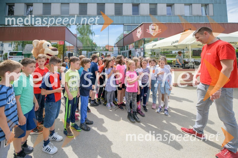 3D zebra za večjo varnost zdaj tudi v Mariboru pri Osnovni šoli Kamnica