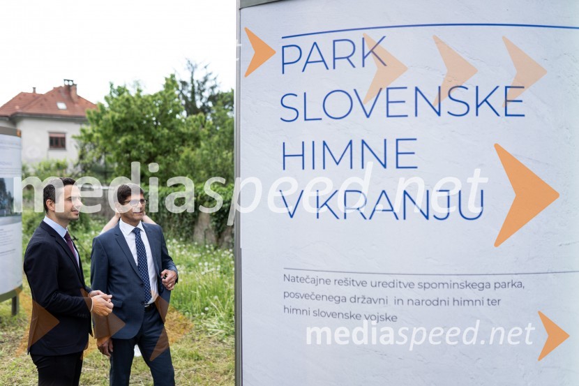  Matej Tonin, podpredsednik vlade in minister za obrambo;  Matjaž Rakovec, župan Mestne občine KranjOdprtje razstave natečajnih rešitev za park Slovenske himne