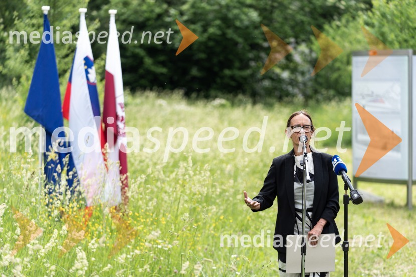 dr. Andreja Zapušek Černe, predsednica ocenjevalne komisije pri ZAPSOdprtje razstave natečajnih rešitev za park Slovenske himne