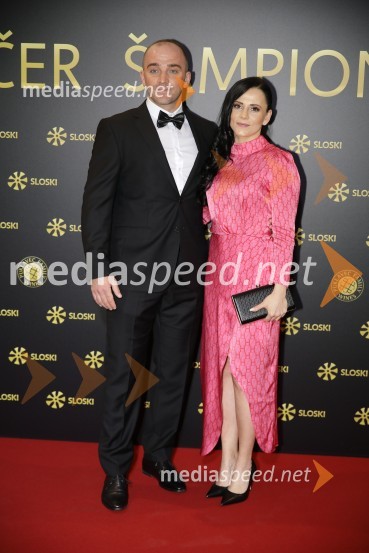  Željko Stević;  Gloria Kotnik, deskarka na snegu Večer šampionov Smučarske zveze Slovenije 2022