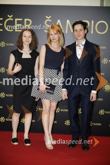  Nika  Prevc, smučarska skakalka;  Julija Patricija Novak;  Cene Prevc, smučarski skakalecVečer šampionov Smučarske zveze Slovenije 2022