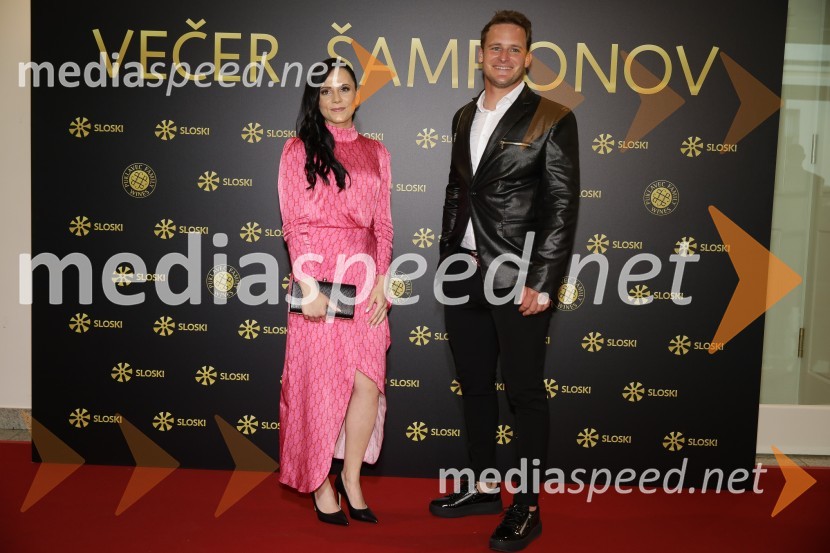  Gloria Kotnik, deskarka na snegu ;  Tim  Mastnak, deskar na snegu Večer šampionov Smučarske zveze Slovenije 2022