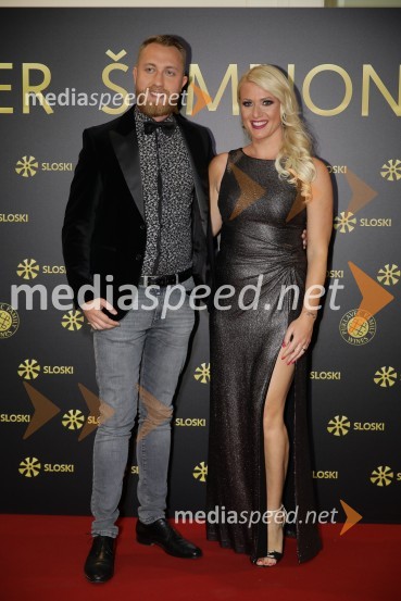  Aleksander Pozvek, kanal A;  Milena Novak, novinarkaVečer šampionov Smučarske zveze Slovenije 2022