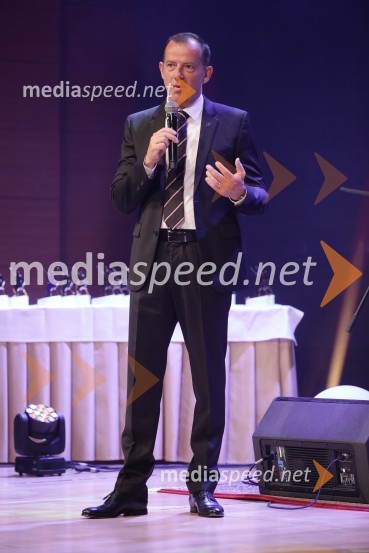  Enzo Smrekar, predsednik uprave Droge Kolinske in glavni direktor strateškega poslovnega področja v Atlantic Grupi, predsednik SZSVečer šampionov Smučarske zveze Slovenije 2022