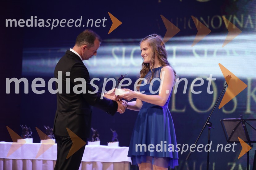  Enzo Smrekar, predsednik uprave Droge Kolinske in glavni direktor strateškega poslovnega področja v Atlantic Grupi, predsednik SZS;  Ema Volavšek, nordijska kombinatorkaVečer šampionov Smučarske zveze Slovenije 2022