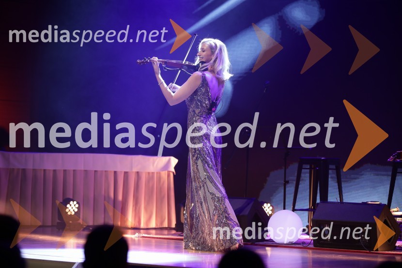  Maša Golob, violinistkaVečer šampionov Smučarske zveze Slovenije 2022