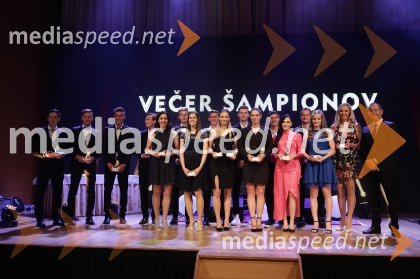  Cene Prevc, smučarski skakalec;  Anže Lanišek, smučarski skakalec;  Timi Zajc, smučarski skakalec;  Domen Prevc, smučarski skakalec;  Maja  Vtič, smučarska skakalka;  Lovro Kos, smučarski skakalec;  Urša Bogataj, smučarska skakalka;  Peter  Prevc, smučarski skakalec;  Nika Križnar, smučarska skakalka;  Žiga  Jelar, smučarski skakalec;  Andreja  Slokar, smučarka;  Žan Kranjec, smučar;  Gloria Kotnik, deskarka na snegu ;  Tim  Mastnak, deskar na snegu ;  Ema Volavšek, nordijska kombinatorka;  Anamarija Lampič, smučarska tekačica, Slovenija;  Enzo Smrekar, predsednik uprave Droge Kolinske in glavni direktor strateškega poslovnega področja v Atlantic Grupi, predsednik SZSVečer šampionov Smučarske zveze Slovenije 2022