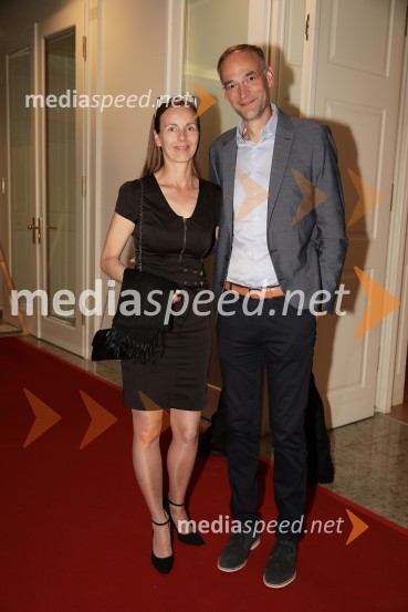  Mojca Salkič;  Aleksander Salkič, vodja službe za odnose z javnostmi PetrolVečer šampionov Smučarske zveze Slovenije 2022