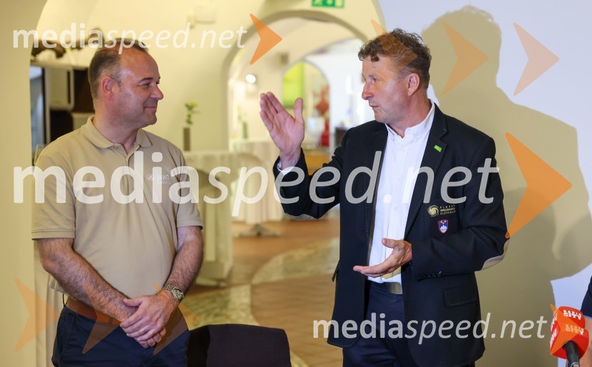  Bogdan Šuput, direktor, Vita Šport - Jako Slovenija;  Danilo Steyer,   vinar, Steyer Vina; vinski vitez, predsednik Vinske reprezentance SlovenijeNovinarska konferenca Vinske reprezentance Slovenije pred odhodom na evropsko prvenstvo