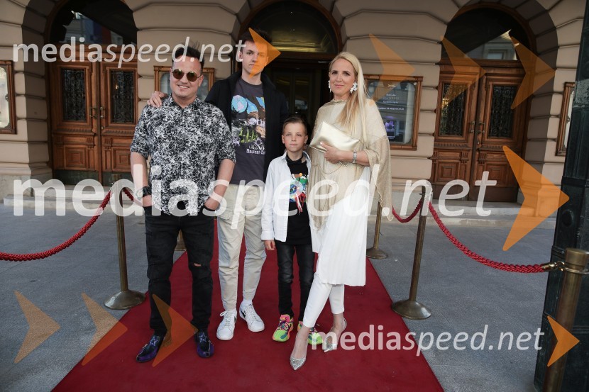  Rok Golob, skladatelj, dirigent in aranžer, King Foo;  ... ;  ... ;  Katarina Habe, KatrinasThe sound, premiera kozmične opere