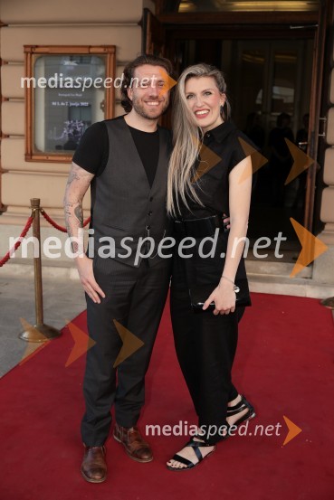  ... ;  Mankica  Kranjec, fotografinjaThe sound, premiera kozmične opere