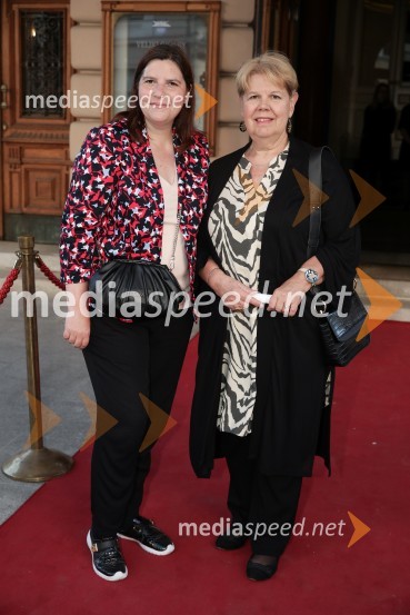  Teja Pelko, novinarka, Svet24;  Irena  Butoln, germanistkaThe sound, premiera kozmične opere