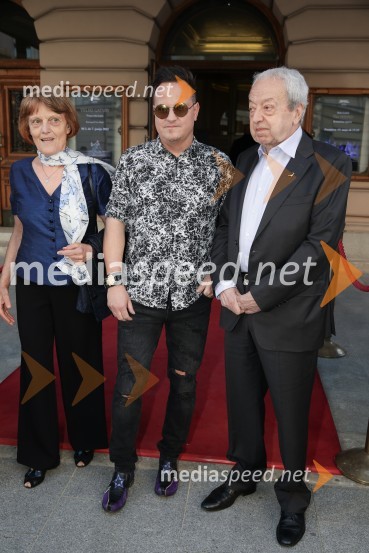  Zvezdana Golob;  Rok Golob, skladatelj, dirigent in aranžer, King Foo;  Jani Golob, skladateljThe sound, premiera kozmične opere