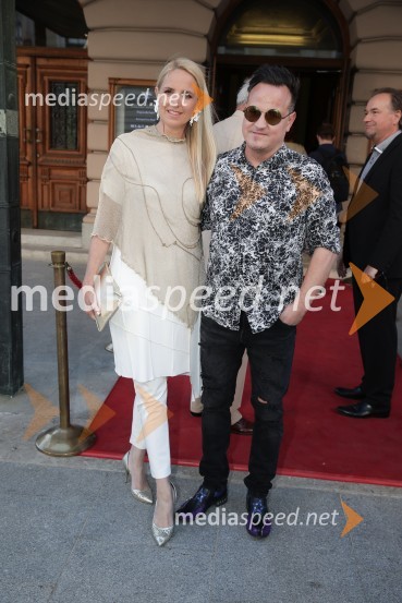  Katarina Habe, Katrinas;  Rok Golob, skladatelj, dirigent in aranžer, King FooThe sound, premiera kozmične opere