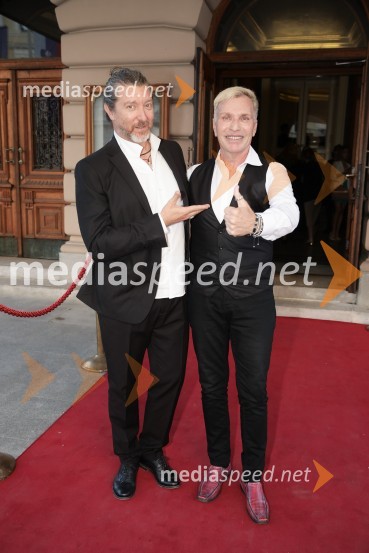  Renato Zanella, umetniški direktor ljubljanskega baleta;   Igor  Jelen-Iggy, koreograf, lastnik plesnega centra IgenThe sound, premiera kozmične opere