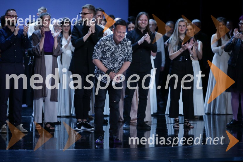  Rok Golob, skladatelj, dirigent in aranžer, King FooThe sound, premiera kozmične opere