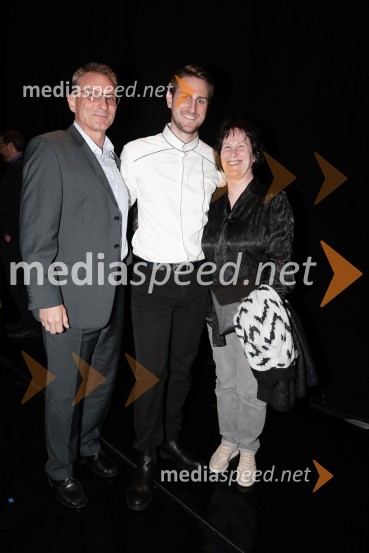  Fredi Ravnik;  Gregor Ravnik, pevec;  Hedvika RavnikThe sound, premiera kozmične opere